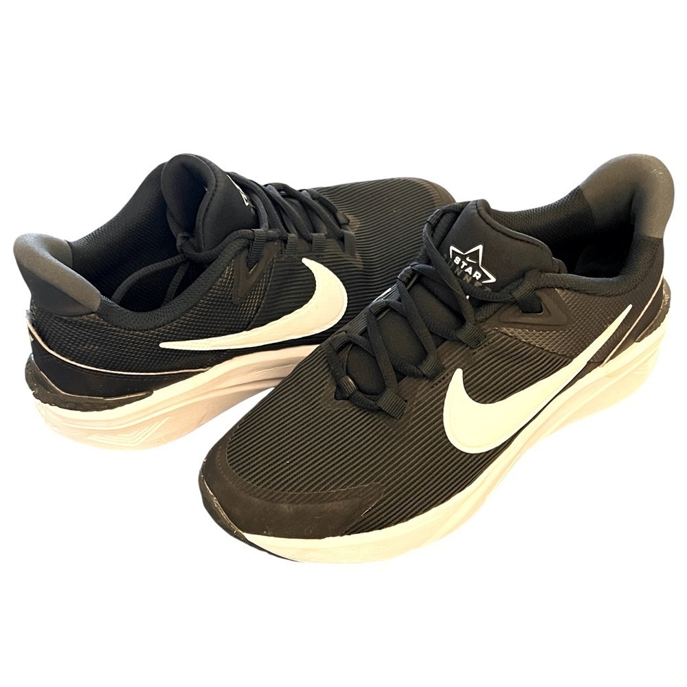 Nike Boys Black and White Athletic Shoes
